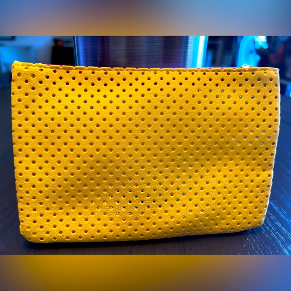 Ipsy Glambag in Yellow Mesh & Pink Accents, NEW Never Used - Picture 2 of 5